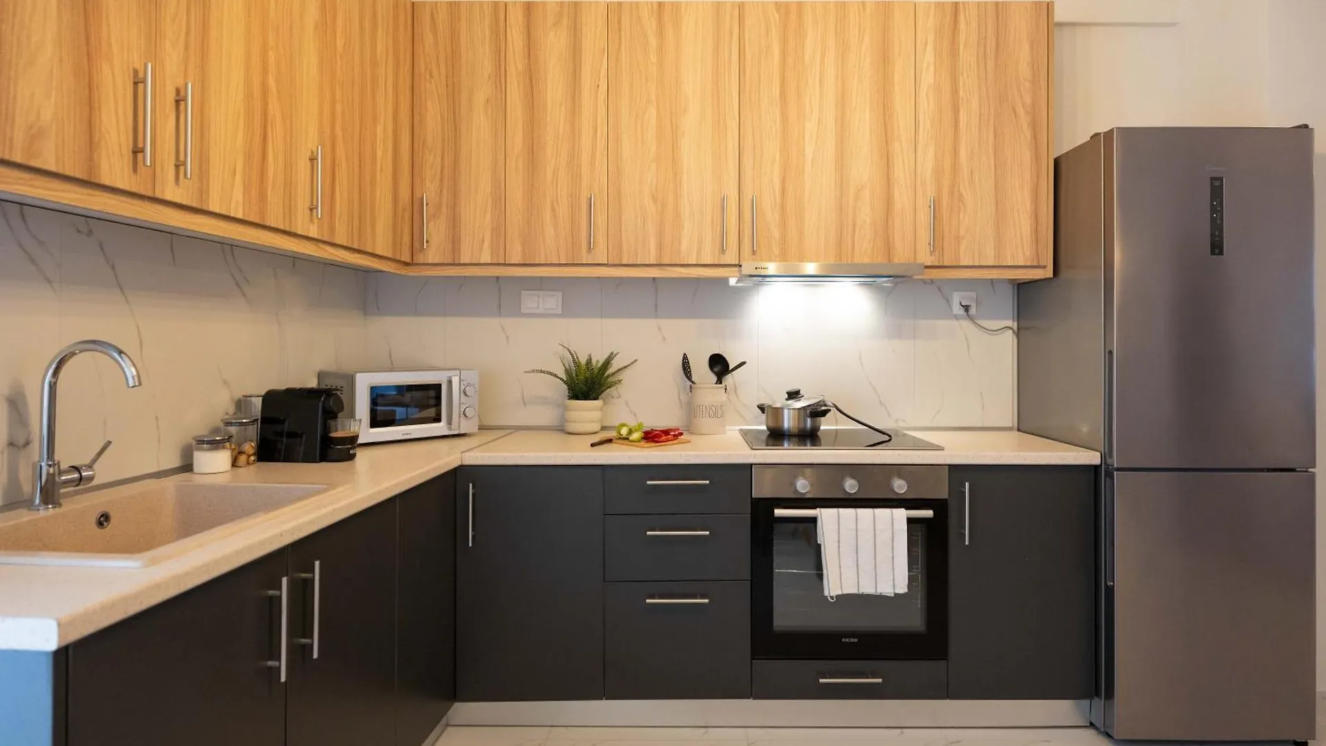 סלוניקי Modern Warmth Designed For Rest & Flow
