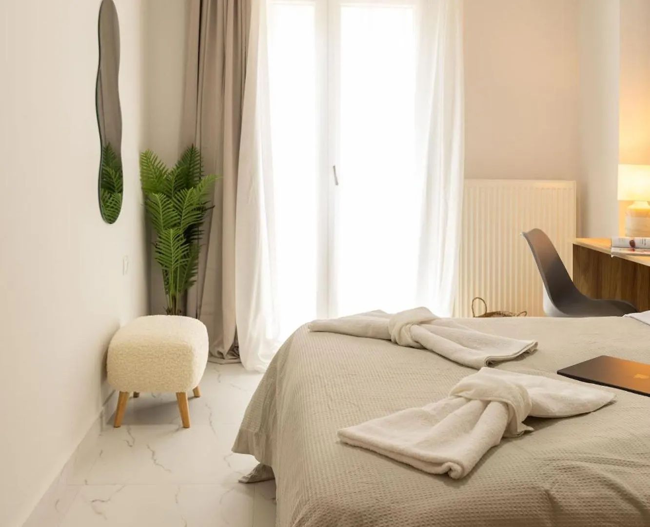 דירה סלוניקי Modern Warmth Designed For Rest & Flow